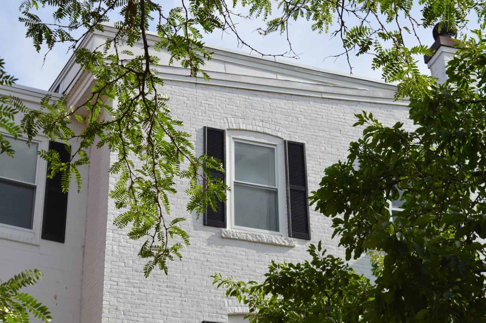 An Omaha home with windows.